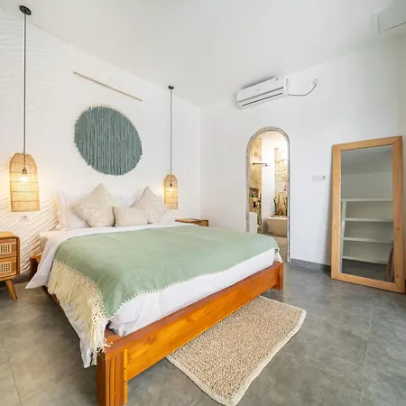 Anaya Villa
